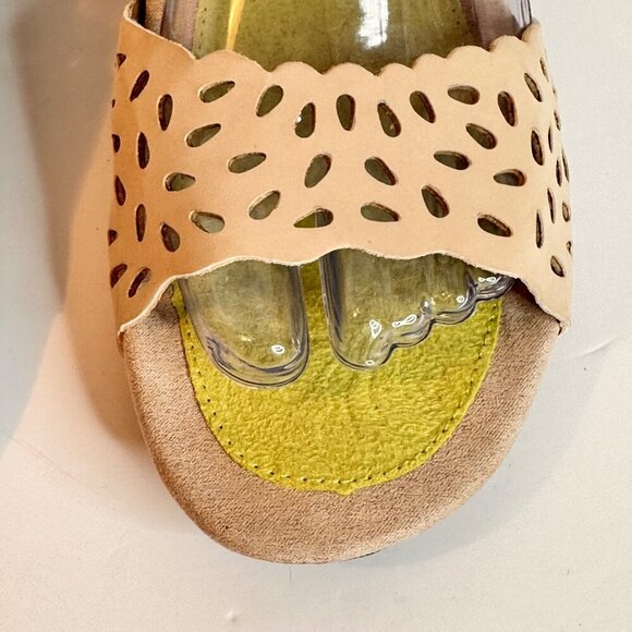 J-41 Adventure On Comfort Sandals Adjustable Cut Out Womens 7 Beige Boho Outdoor - Picture 4 of 12